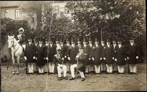 Foto Ak Einbeck in Niedersachsen, 3. Comp. Junggesellencorps 1910, Gruppenaufnahme