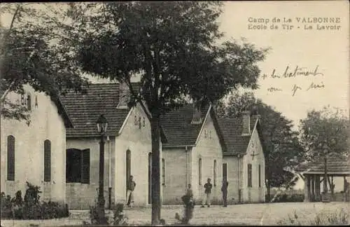 Ak La Valbonne Ain, Camp, Schießschule, Le Lavoir