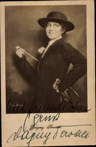 Ak Schauspielerin Dagny Servaes, Portrait mit Hut, Reitgerte, Autogramm
