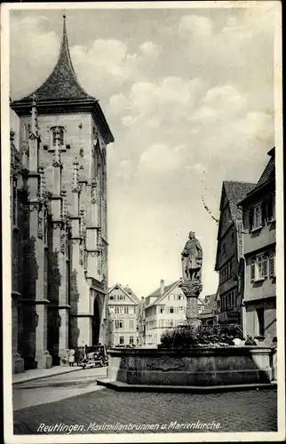 Ak Reutlingen in Württemberg, Maximilianbrunnen, Marienkirche