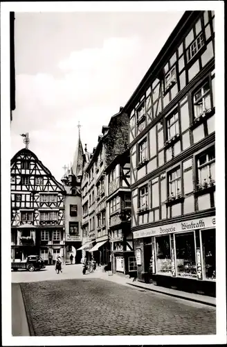 Ak Bernkastel Kues an der Mosel, Markt, Fachwerkhäuser