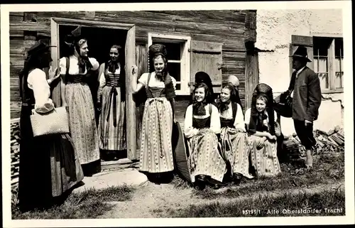 Ak Oberstdorf im Oberallgäu, Alte Tracht, Gruppenbild