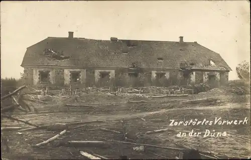 Foto Ak Daugavpils Dünaburg Lettland, Zerstörtes Vorwerk an der Düna, 1. WK