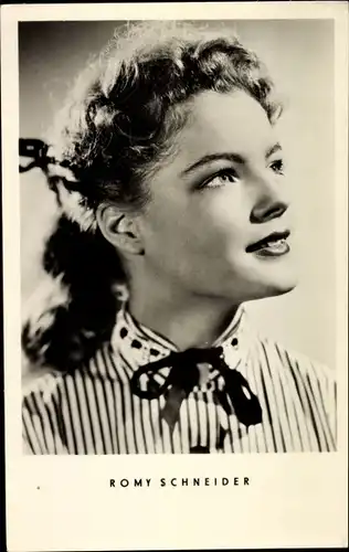 Ak Schauspielerin Romy Schneider, Portrait