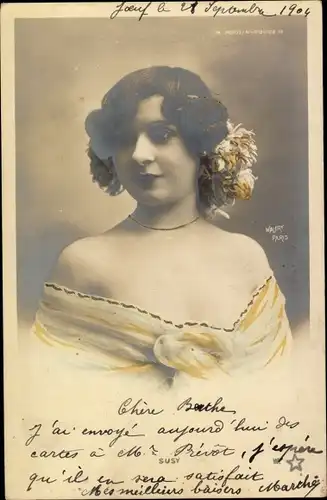 Ak Schauspielerin Susy, Portrait, Moulin Rouge