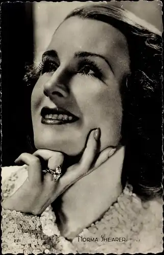 Ak Schauspielerin Norma Shearer, Portrait