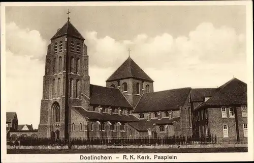 Ak Doetinchem Gelderland, R. K. Kirche, Pasplein