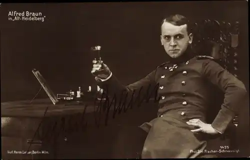 Ak Schauspieler Alfred Braun in Alt Heidelberg, Portrait in Uniform