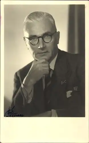 Foto Ak Portrait eines Schauspielers, Brille, Autogramm