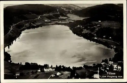 Ak Titisee Neustadt im Breisgau Hochschwarzwald, Fliegeraufnahme