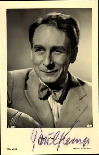 Ak Schauspieler Paul Kemp, Portrait im Anzug mit Fliege, Ross Verlag A 3225 1, Autogramm
