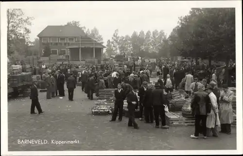 Ak Barneveld Gelderland, Kippenmarkt