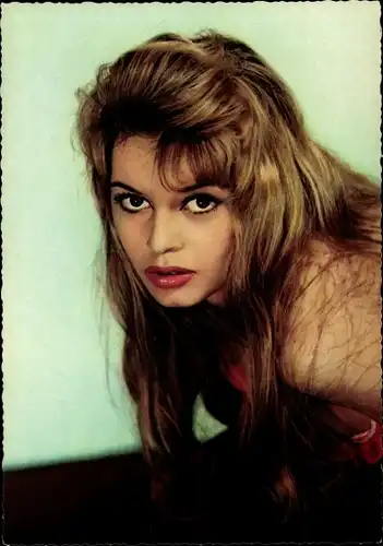 Ak Schauspielerin Brigitte Bardot, Portrait