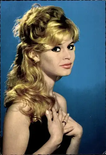 Ak Schauspielerin Brigitte Bardot, Portrait