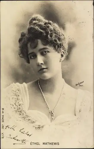 Ak Schauspielerin Ethel Mathews, Portrait