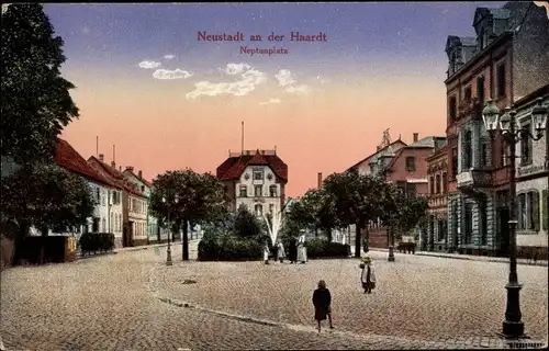 Ak Neustadt an der Haardt Neustadt an der Weinstraße, Neptunplatz