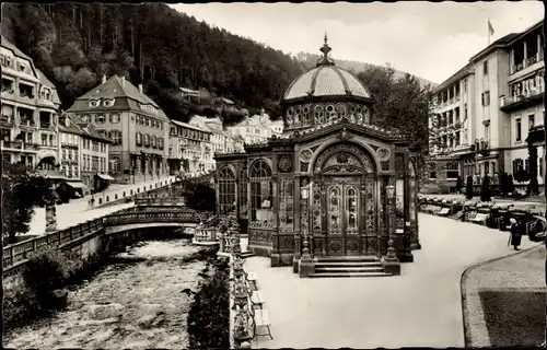 Ak Bad Wildbad im Schwarzwald, Trinkhalle, Brücke