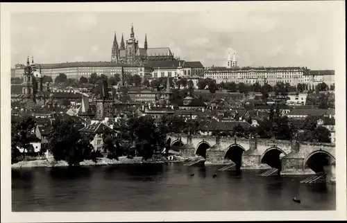 Ak Praha Prag Tschechien, Karlsbrücke mit Hradschin