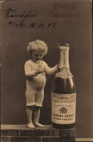 Ak Glückwunsch Neujahr, Kind trinkt aus Sektglas, Charles Gerard Sektflasche, Werbung