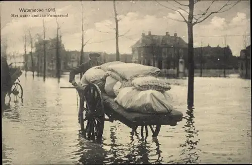 Ak Purmerend Nordholland Niederlande, Das Wasser kommt, Überschwemmung 1916