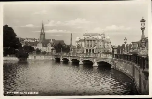 Ak Schwerin in Mecklenburg, Schlossbrücke