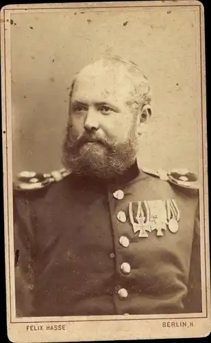 CdV Berlin, Deutscher Soldat in Uniform, Orden, Portrait