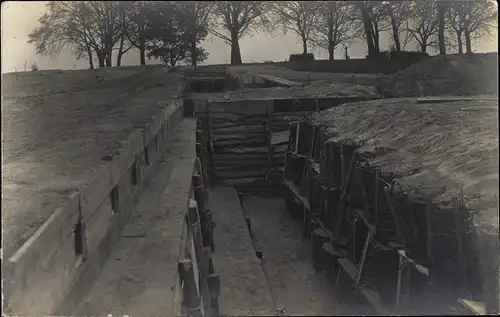 Foto Ak Braunschweig in Niedersachsen, Feldstellung, Großer Exerzierplatz, Schützengraben