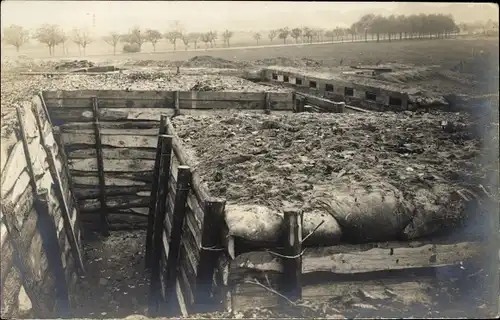 Foto Ak Braunschweig in Niedersachsen, Feldstellung, Großer Exerzierplatz, Schützengraben