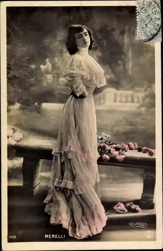 Ak Schauspielerin Merelli, Portrait im Rüschenkleid