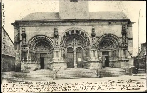 Ak Vouziers Ardennes, Portal der Kirche