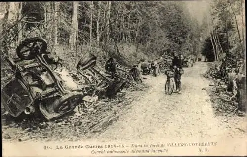 Ak Villers-Cotterêts Aisne, Erster Weltkrieg, im Wald, Brand eines deutschen Autokonvois