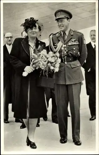 Ak Prinzessin Juliana der Niederlande, Prinz Bernhard, Flugplatz Cointrin, Genf, 1946