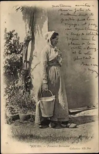 Ak Bourg-en-Bresse Ain, Frau in Tracht, Eimer