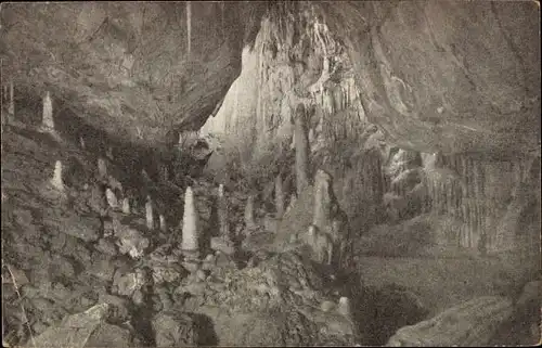 Ak Grüne Iserlohn im Märkischen Kreis, Dechenhöhle, Die Grufthalle