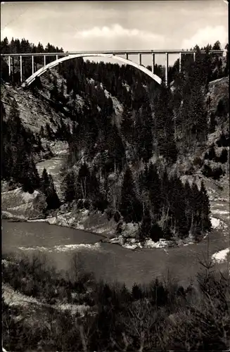 Ak  Echelsbach Bad Bayersoien, Echelsbacher Brücke, Tal