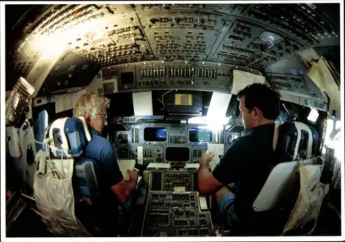 Ak On Board View, Flug 41-D, Challenger, 1984, Henry Hartsfield, Michael Coats, Cockpit