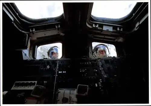 Ak On Board View, Flug 41-G, Challenger, 1984, Astronauten Kathy Sullivan, David Leestma