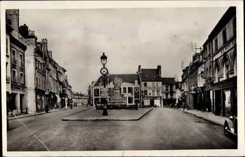 Ak Villers Cotterets Aisne, Place du Docteur Mouflier