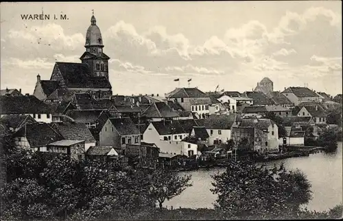 Ak Waren an der Müritz, Teilansicht, Kirche