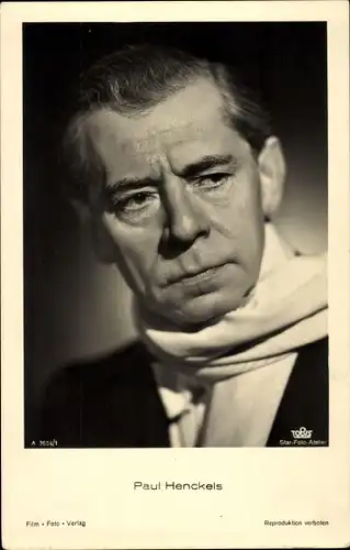 Ak Schauspieler Paul Henckels, Schal, Portrait