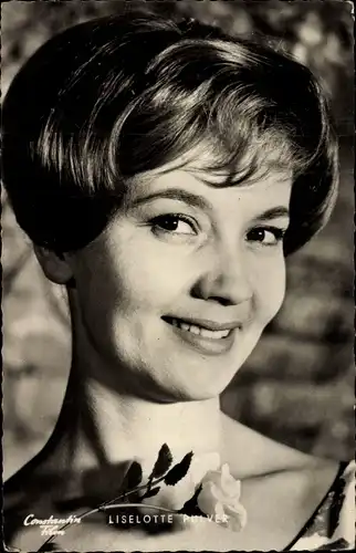 Ak Schauspielerin Liselotte Pulver, Portrait