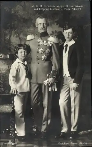 Ak Kronprinz Rupprecht von Bayern, Erbprinz Luitpold, Prinz Albrecht, Uniform, Orden