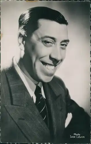 Ak Schauspieler Fernandel, Portrait