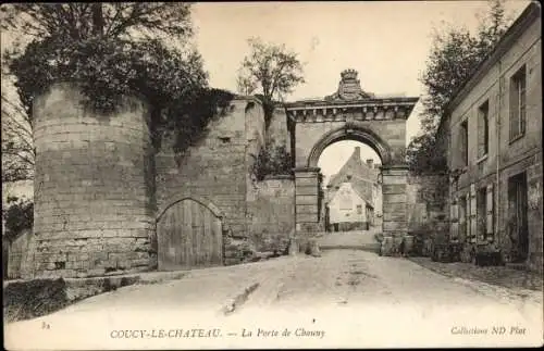 Ak Coucy le Chateau Aisne, La Porte de Chauny