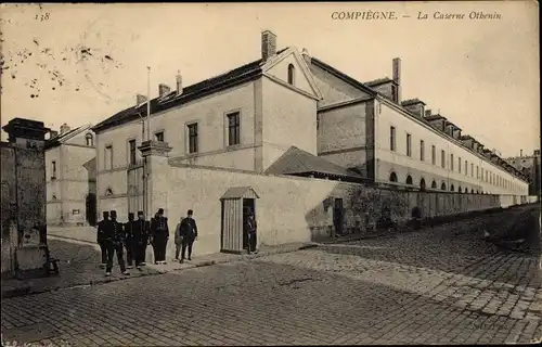 Ak Compiègne Oise, La Caserne Otbenin