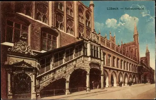 Ak Lübeck, Rathaustreppe
