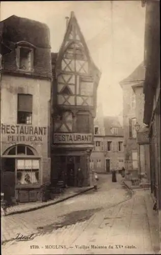 Ak Moulins Allier, Alte Häuser aus dem 15. Jahrhundert. Jahrhundert