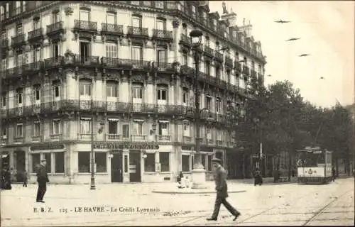 Ak Le Havre Seine Maritime, Credit Lyonnais, Straßenbahn