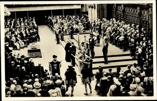 Ak Amsterdam, Königin Juliana der Niederlande, Einweihung der neuen Kirche 1948