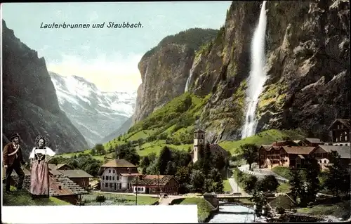 Ak Lauterbrunnen Kanton Bern, Gesamtansicht, Staubbach, Menschen in Tracht